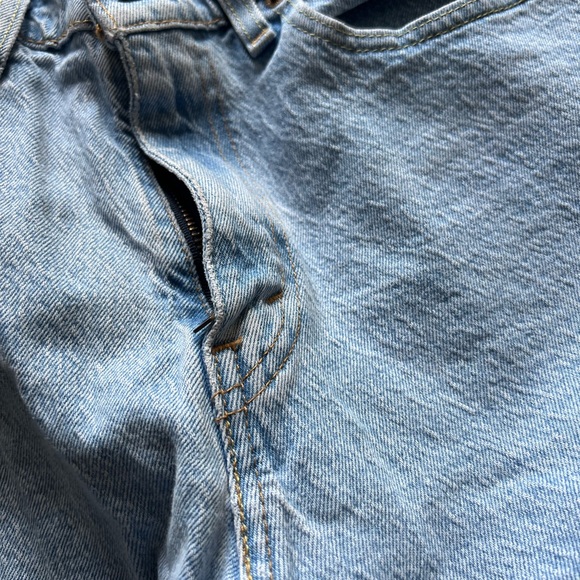 Men’s vintage Levi’s 505 light washed jean - Picture 3 of 4